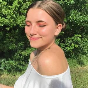 Meet your Posher, Annie